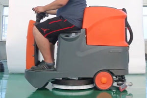 SANITMAX RT70 Ride-On Floor Scrubber, 48000 Sq ft/H Efficiency, 18.5 Gal Tanks, 31-inch Squeegee Width