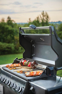 Napoleon Rogue SE 625 Natural Gas Grill with Infrared Rear and Side Burners, Stainless Steel